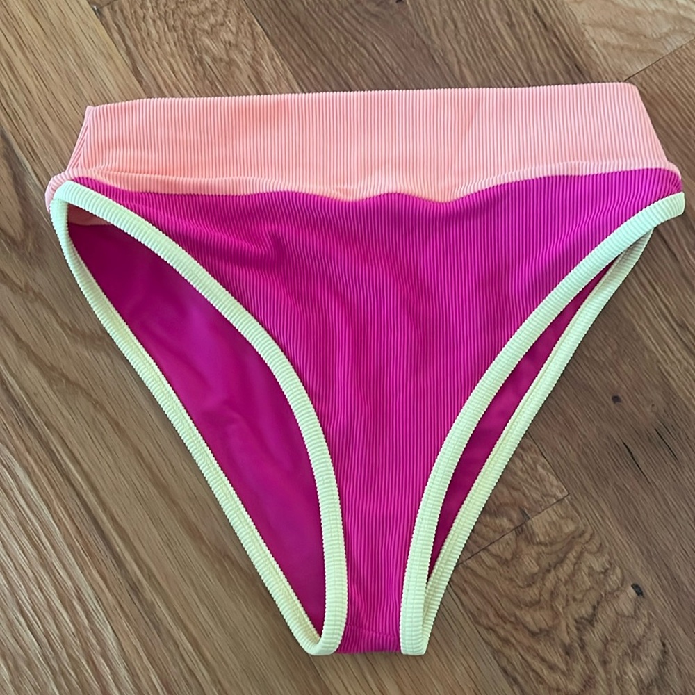 LainSnow swim top